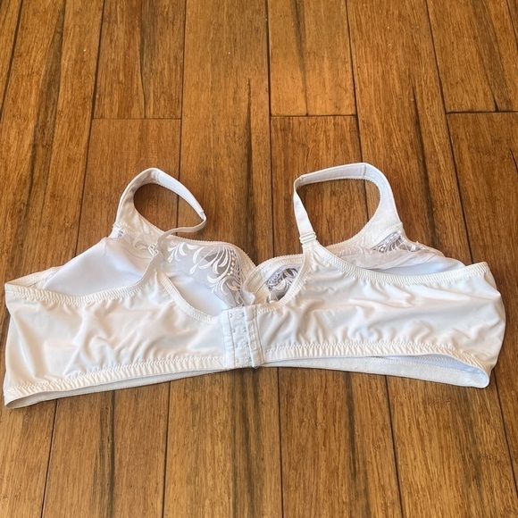 Glamorise White Wireless 54DD Bra - Picture 5 of 11